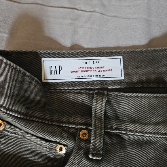 Gap Low Stride Short - Picture 4 of 5